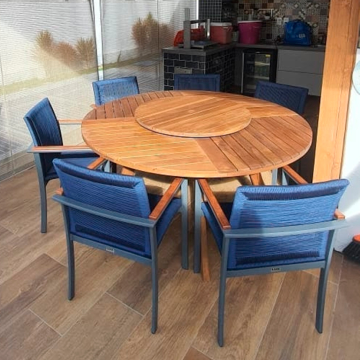 Conjunto de Mesa e Cadeiras